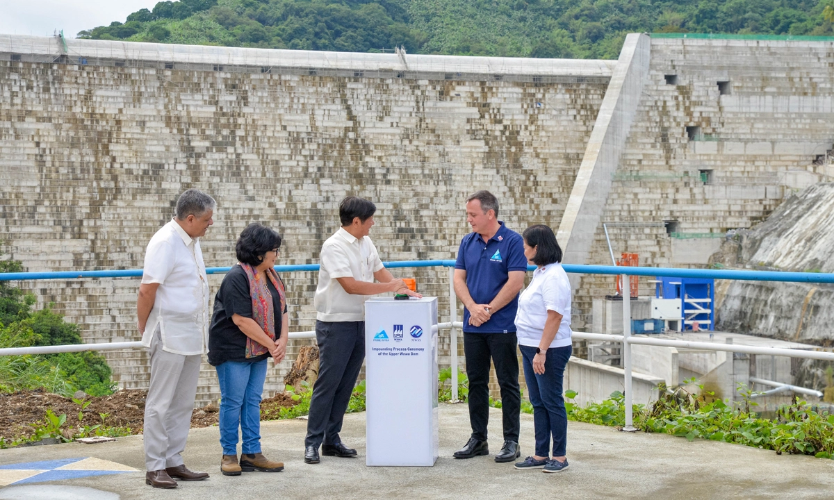 President Ferdinand Marcos Jr. leads the Impounding Process Ceremony of the Upper Wawa Dam held on July 10, 2024. With him are Special Assistant to the President Secretary Antonio Lagdameo Jr., Department of Environment and Natural Resources Secretary Ma. Antonia Yulo Loyzaga, Metropolitan Waterworks and Sewerage System Administrator and Vice Chairman Leonor Cleofas, and Prime Infra President and CEO Guillaume Lucci. 